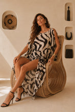 Muat gambar ke penampil Galeri, Boho Poncho Midi & Yara Wrap / Zebra