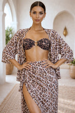 Muat gambar ke penampil Galeri, Yara Wrap/Sun Leopard/Viscose Satin
