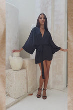 Load and play video in Gallery viewer, Jap Kimono Short - Black
