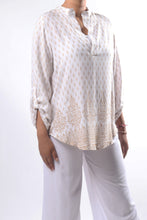 Load image into Gallery viewer, Lily Shirt/India Tan White
